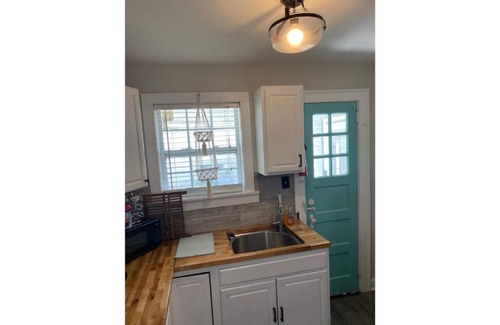 Jefferson Park Apartment | Historical Southern House2MasterBedrooms/CabinLoft