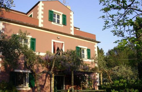 Cinque Terre Apartment | Historical Villa 'The Birdhouse' with Garden and Views