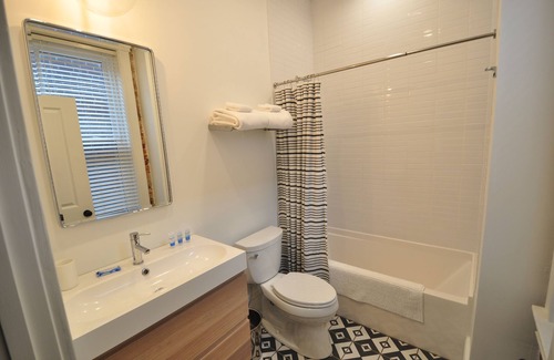 Tower Grove East Apartment | Historically renovated Tower Grove 2 Bed / 2 Bath Apartment