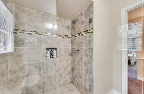 Lakewood House | HistoricTownhome+Close2White Rock Lake+3Queen Beds