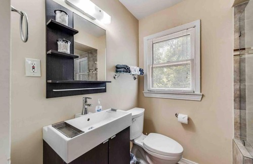 Lakewood House | HistoricTownhome+Close2White Rock Lake+3Queen Beds