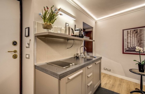Rione V Ponte Apartment | HiSuiteROME