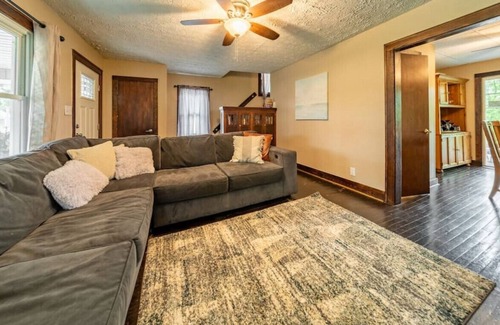 Akron House | Hite Street 3 Bedroom Home with Fireplace sleeps 8