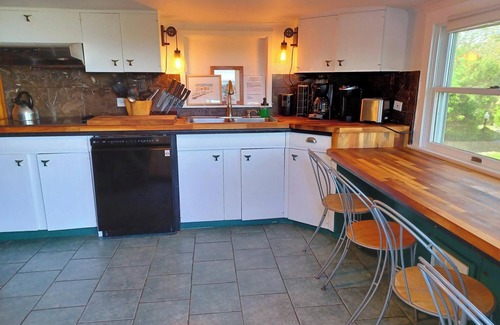 Montauk Cottage | Hither House Cottage, a retreat near the beaches of Montauk NY and Pet Friendly!