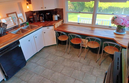 Montauk Cottage | Hither House Cottage, a retreat near the beaches of Montauk NY and Pet Friendly!