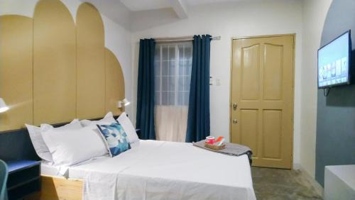 Bacoor City Apartment | Hive Manila Guesthouse and Apartments 400 Mbps - Gallery Studio