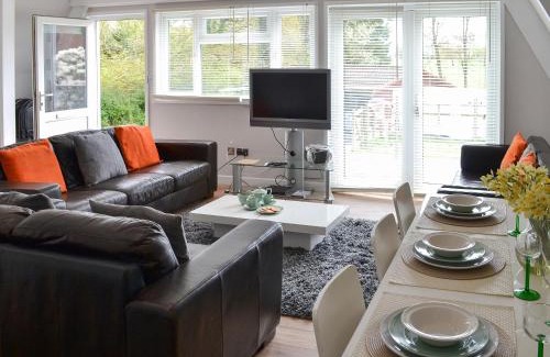 Holsworthy House | Hives - W43108