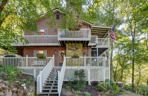 Hiawassee House | Hiwassee River Gem with Huge Decks Great for Groups