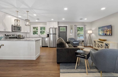 Greeneville House | Hixon Haven Greeneville Home