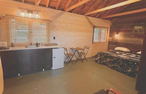 Muskoka Lakes Cabin | HK’S Love Den (Premium Lakefront View~ Muskoka Lake Cottages #1)