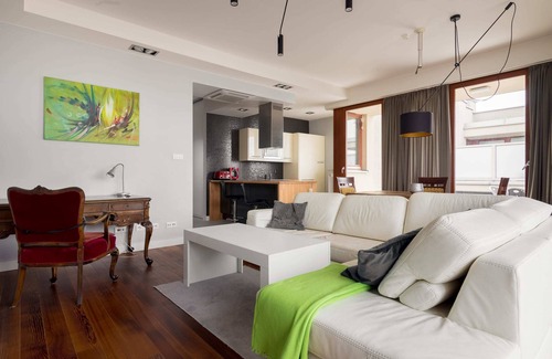 Wilanow Apartment | Hlonda Deluxe Apartment with Terrace