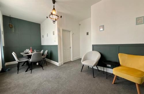 Newcastle-upon-Tyne House | HNFC Stays - Spacious house w/all essentials - 3b