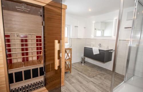 Bruck an der Grossglocknerstrasse House | Holiday Home Machreich by Interhome