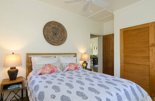 Poipu Cottage | Ho'ona Hale - Delightful 1 Bedroom 1 Bath Cottage with Whitewater Ocean Views