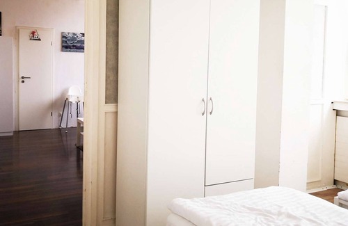 Langenfeld Apartment | HÖ01 large apartment with dryer and washing machine