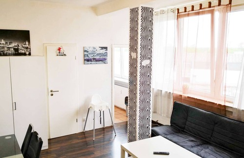 Langenfeld Apartment | HÖ01 large apartment with dryer and washing machine