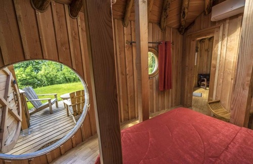 Savignac-de-Miremont Cabin | Hobbit house with private spa
