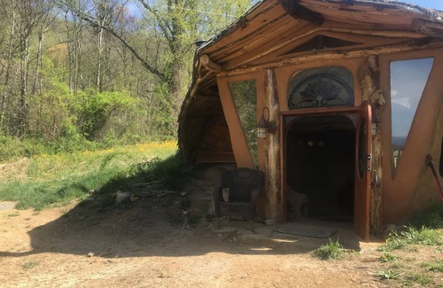Weaverville House | Hobbit House from National News!