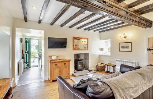 Longnor House | Hobcroft Cottage