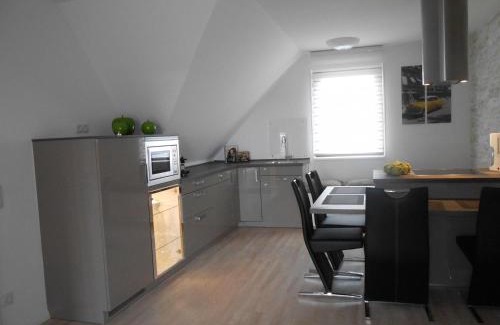 Halstenbek Apartment | Hochwertig Eingerichtete Ferienwohnung Mit Balkon