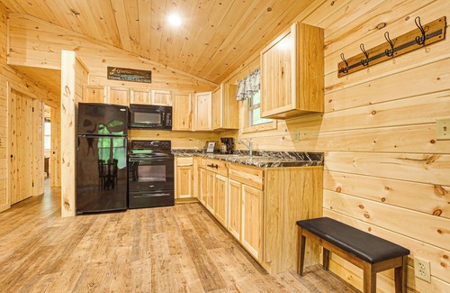 South Bloomingville Cabin | Hocking Hill Cabin Near Hiking: Dogs Welcome