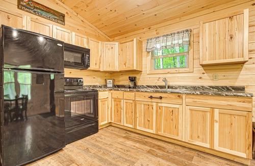 South Bloomingville Cabin | Hocking Hill Cabin Near Hiking: Dogs Welcome