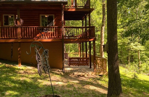 Rockbridge Cabin | Hocking Hills Family Friendly Log Cabin with Lake access, Canoe & Hiking Trail