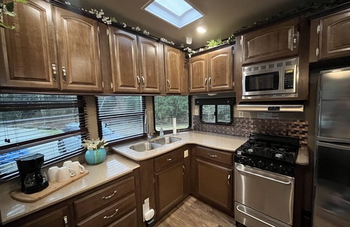 Logan House | Hocking Hills Luxury Retreat at Pine Creek Villas: Live Oak Villa