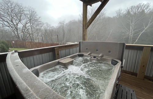 Logan House | Hocking Hills Luxury Retreat at Pine Creek Villas: Live Oak Villa