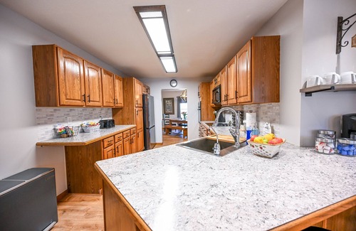 Rockbridge House | Hocking Hills Luxury-Mins to the caves & trails. HotTub. FirePit. Gameroom WiFi