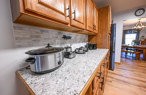 Rockbridge House | Hocking Hills Luxury-Mins to the caves & trails. HotTub. FirePit. Gameroom WiFi