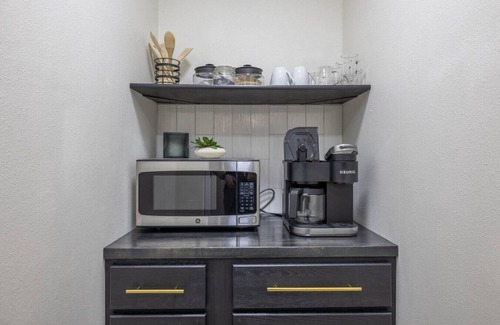 Rapid City House | Hoefer House:Firepit, BBQ Grill