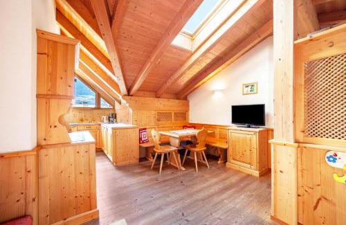 Montechiaro Apartment | Hof am Schloss Apartement Zirm