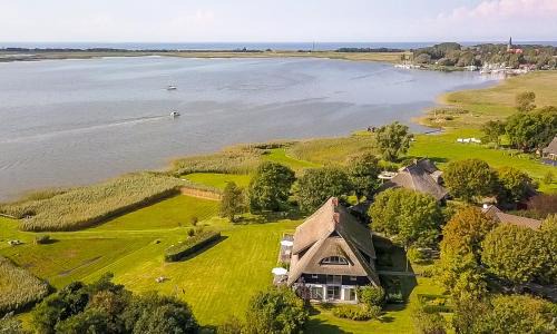 Ostseebad Wustrow Apartment | Hof Zeesenblick 04