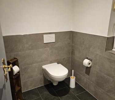 Meuspath Apartment | Hofis Gästehaus