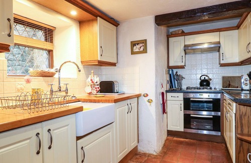 Wirksworth Cottage | HOG COTTAGE, pet friendly, character holiday cottage in Wirksworth
