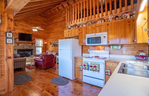 Cherry Log Cabin | Hog Heaven - Cherry Log GA