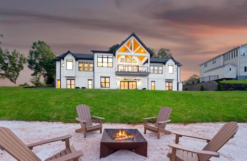Mayhew House | Hogan Crest
