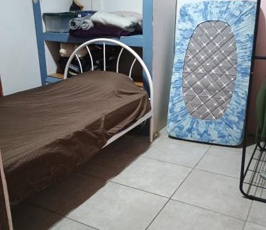Alajuela House | Hogar tico-estadounidense cerca de aeropuerto