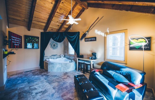 Eureka Springs Cabin | Hogsveil Cottages - Harry Potter Themed