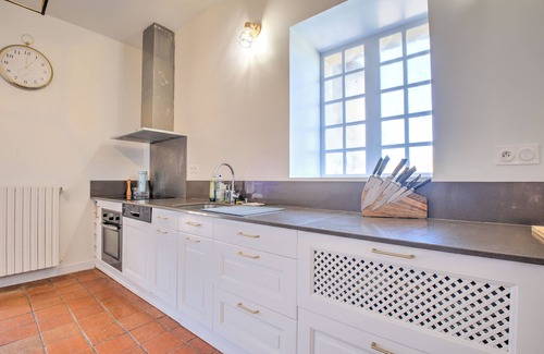 Saint-Martin-de-Fressengeas House | Holiday Home 'La Rebière' with Private Terrace, Private Garden and Wi-Fi