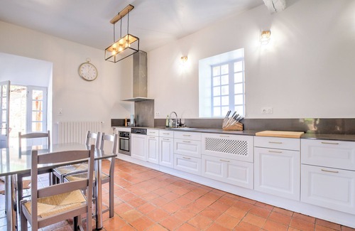 Saint-Martin-de-Fressengeas House | Holiday Home 'La Rebière' with Private Terrace, Private Garden and Wi-Fi
