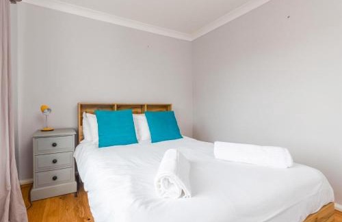 Cambridge House | Holbrook House