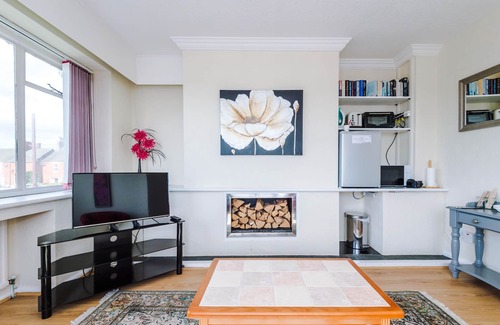Barnetby House | Holcombe Guest House