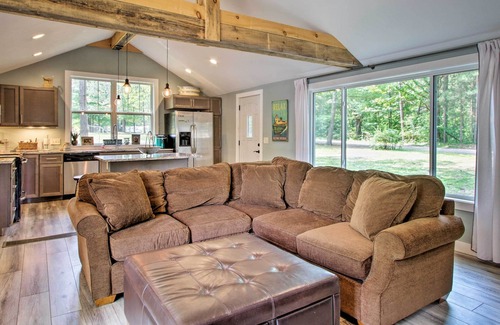 Holcombe Cottage | Holcombe Lakefront Cottage: Fishing & Snowmobiling