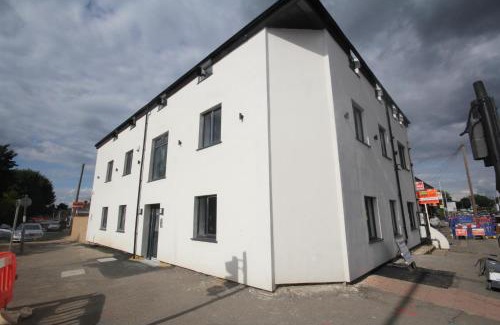 Yiewsley Apartment | Holden Court Apartments -Apt 4