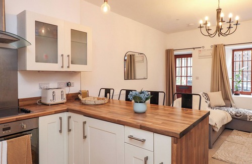 Bont Newydd Cottage | Hole in the Wall