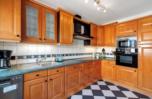Neustadt-Geinsheim Apartment | Holiday Apartment 'Am Storchennest' with Balcony and Wi-Fi