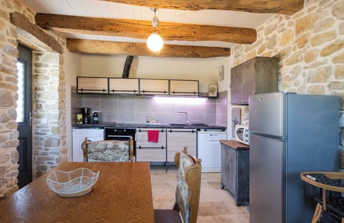 Saint-Sauveur-de-Cruzieres House | Holiday Home 'Gîte Figuier Au Mas Dujau' with Mountain View, Shared Pool and Wi-Fi
