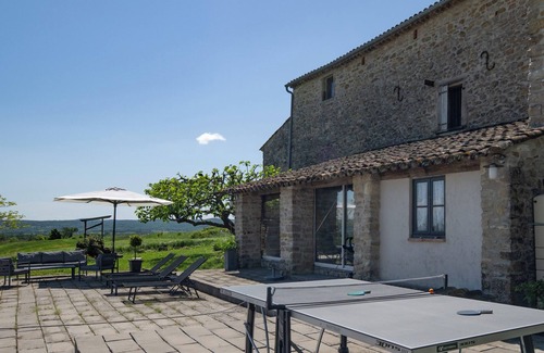 Saint-Sauveur-de-Cruzieres House | Holiday Home 'Gîte L'olivier Au Mas Dujau' with Shared Pool, Private Terrace and Wi-Fi